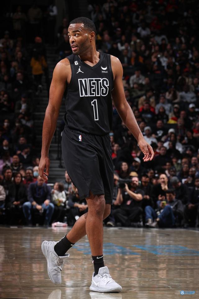 替补身份继 替补身份继